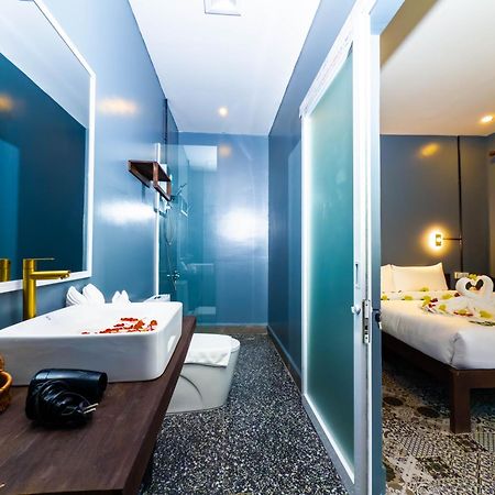 Banyan Tree Hostel กำปอต ภายนอก รูปภาพ
