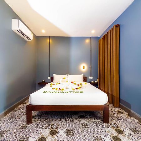 Banyan Tree Hostel กำปอต ภายนอก รูปภาพ