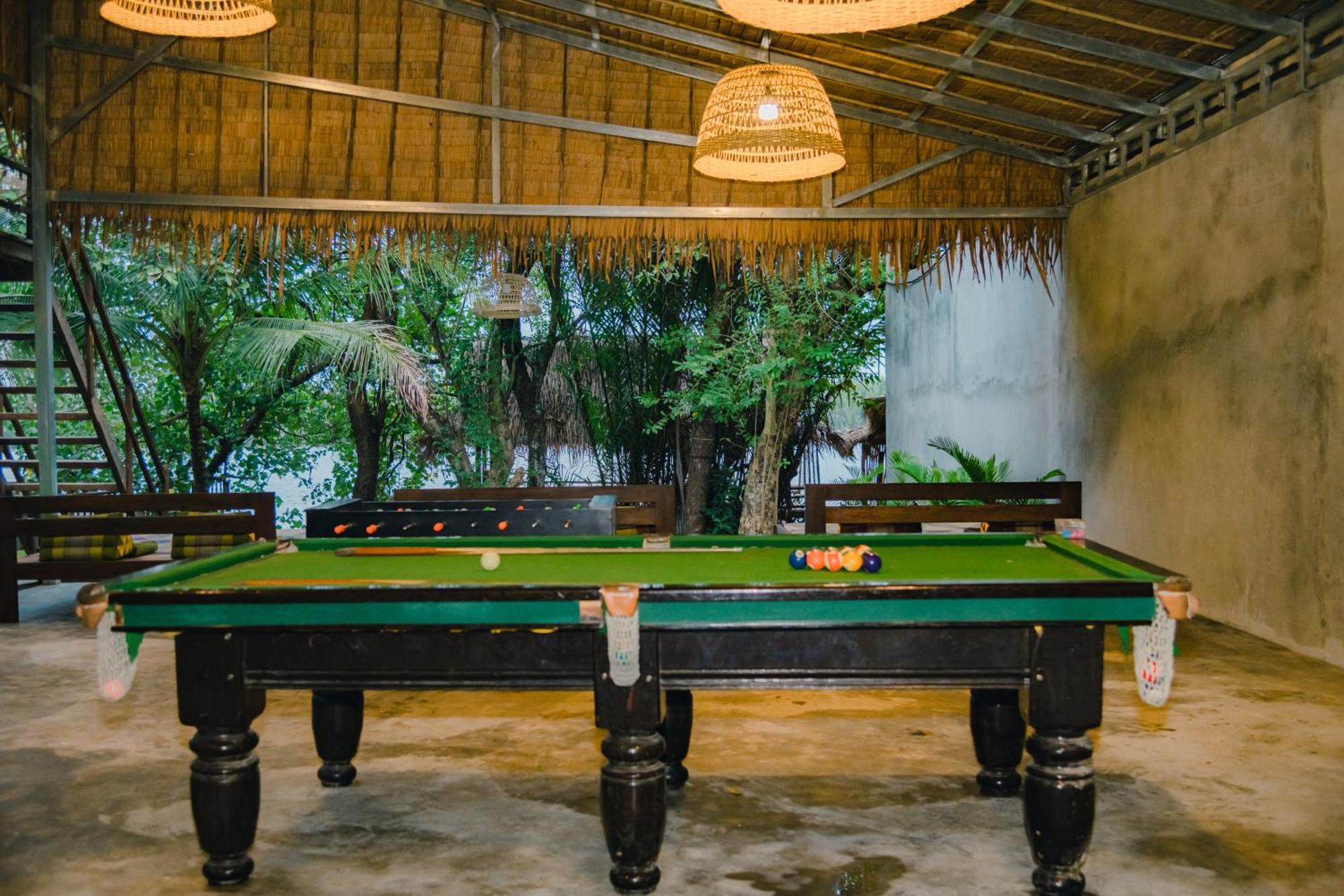 Banyan Tree Hostel กำปอต ภายนอก รูปภาพ
