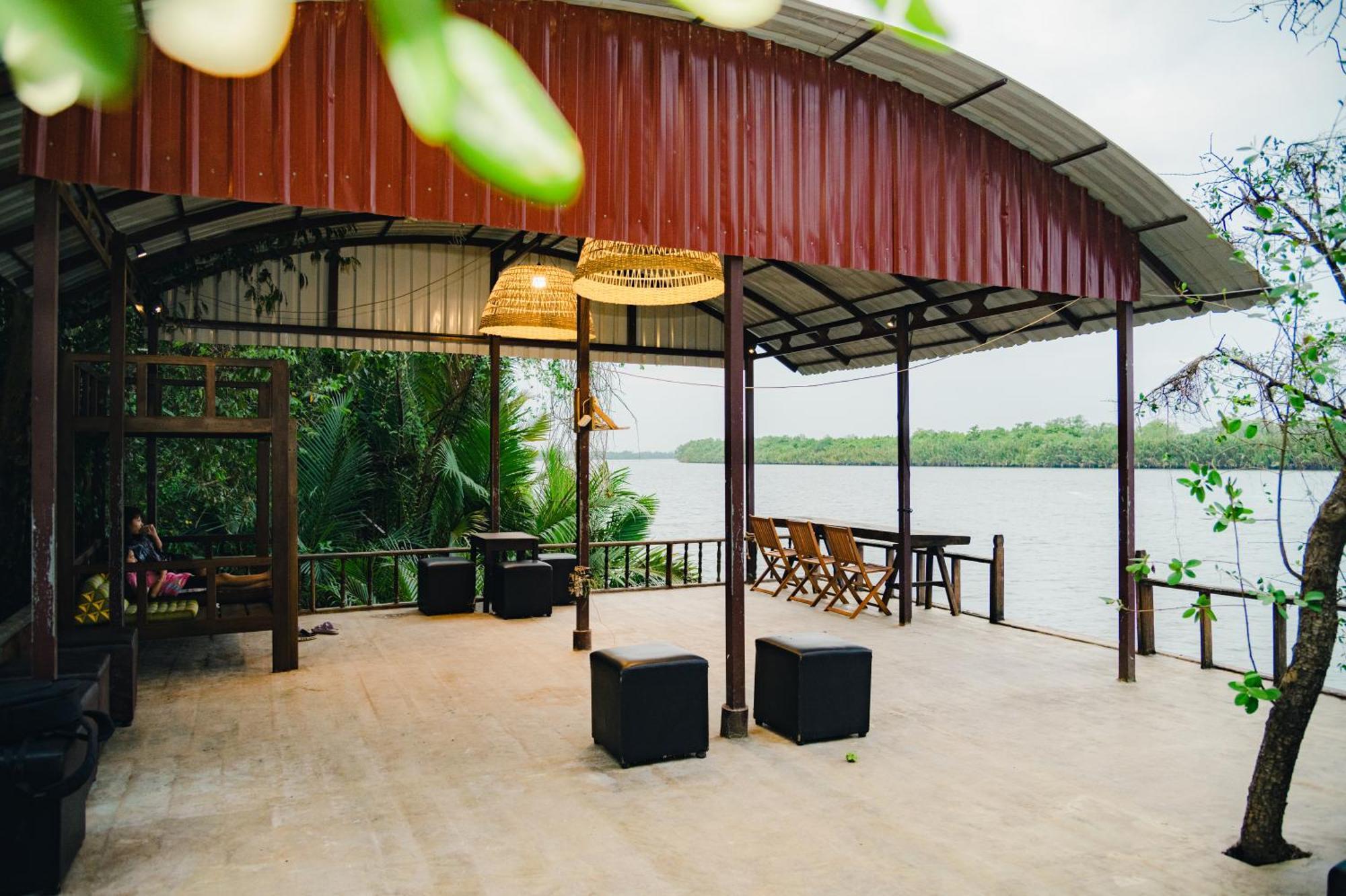 Banyan Tree Hostel กำปอต ภายนอก รูปภาพ