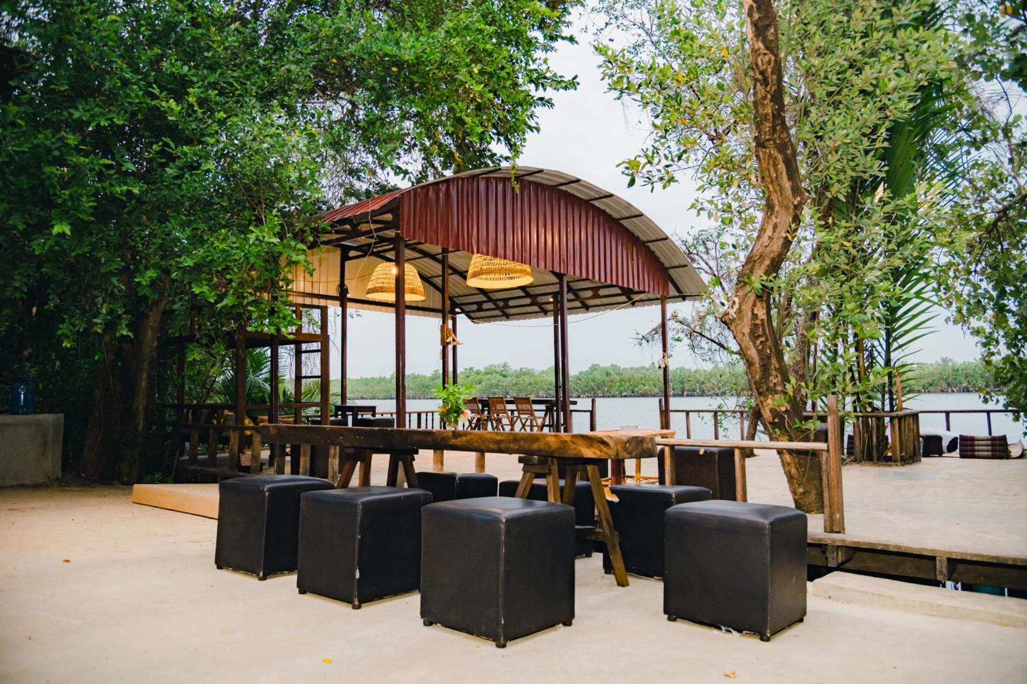 Banyan Tree Hostel กำปอต ภายนอก รูปภาพ