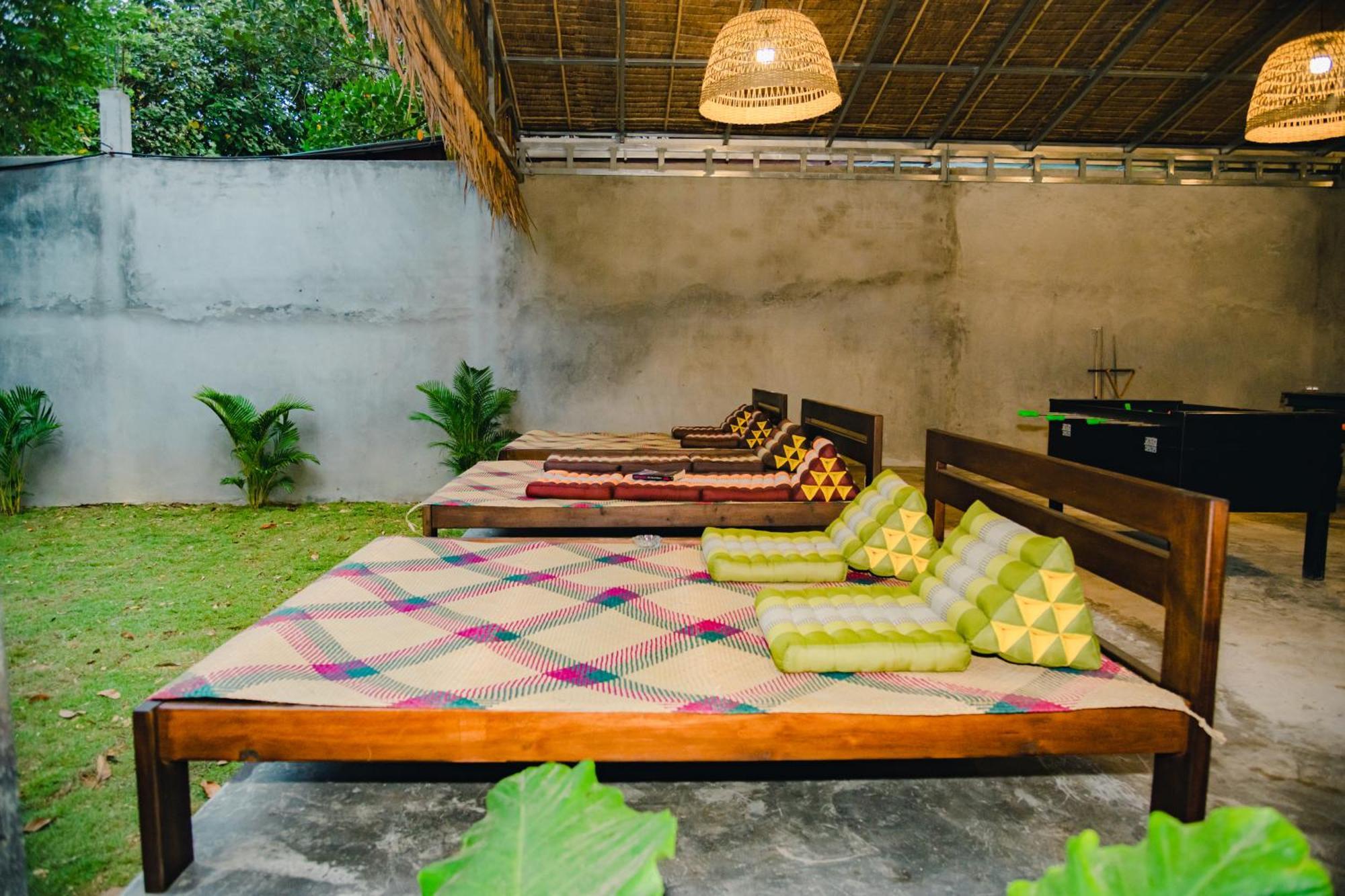 Banyan Tree Hostel กำปอต ภายนอก รูปภาพ