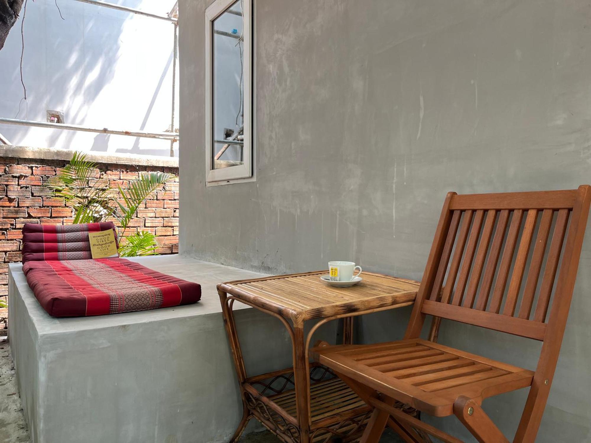 Banyan Tree Hostel กำปอต ภายนอก รูปภาพ