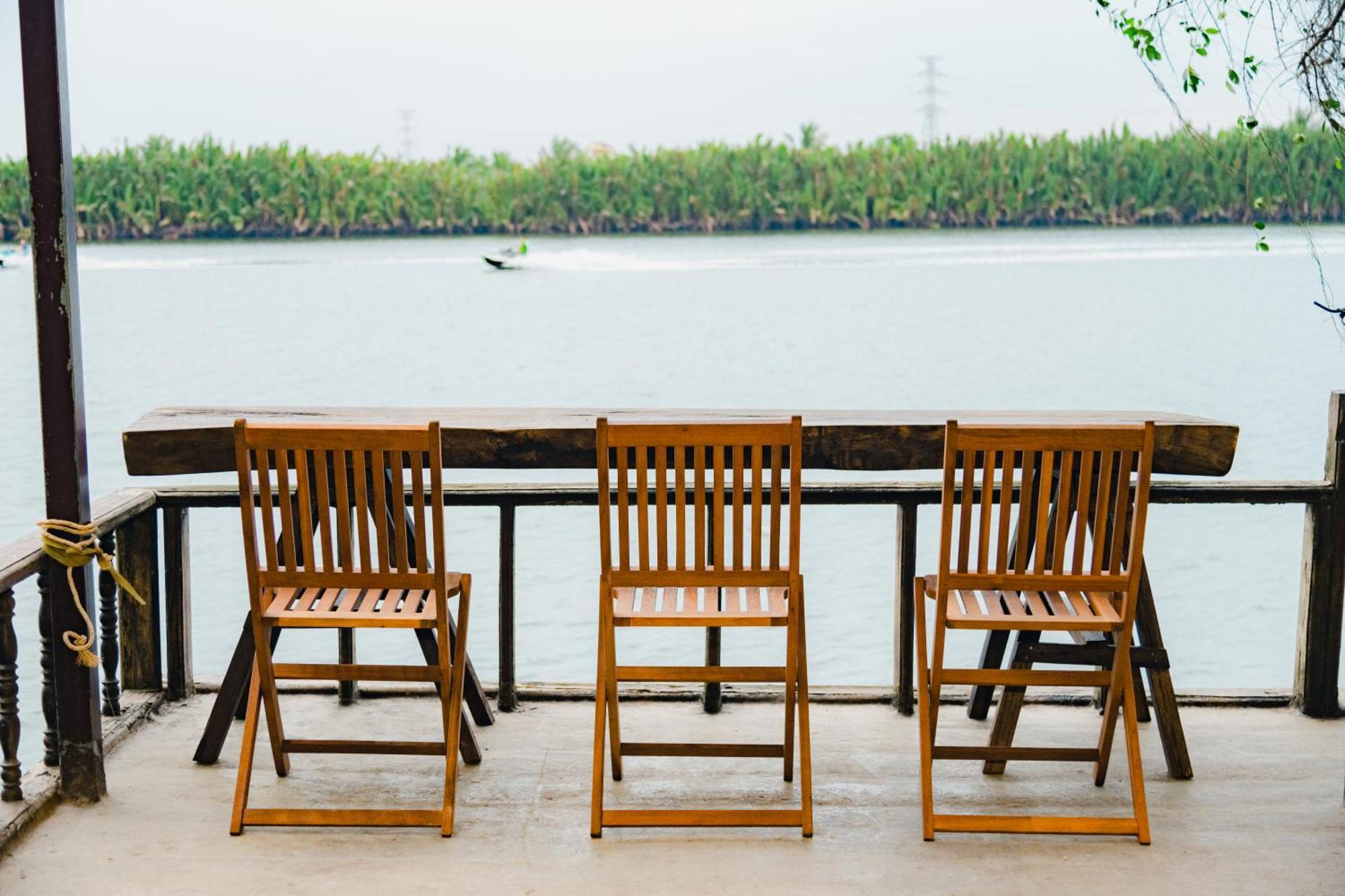 Banyan Tree Hostel กำปอต ภายนอก รูปภาพ