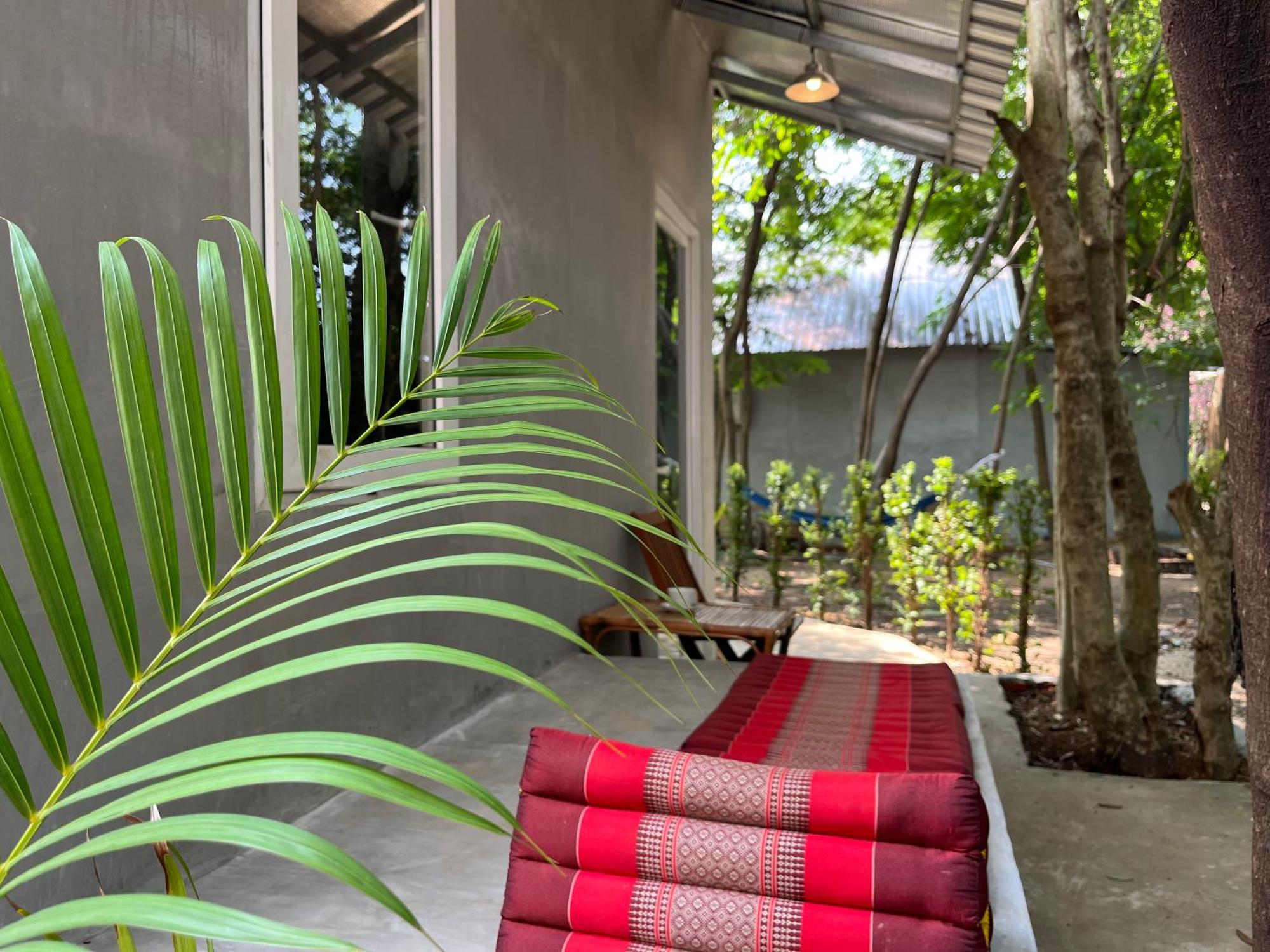 Banyan Tree Hostel กำปอต ภายนอก รูปภาพ