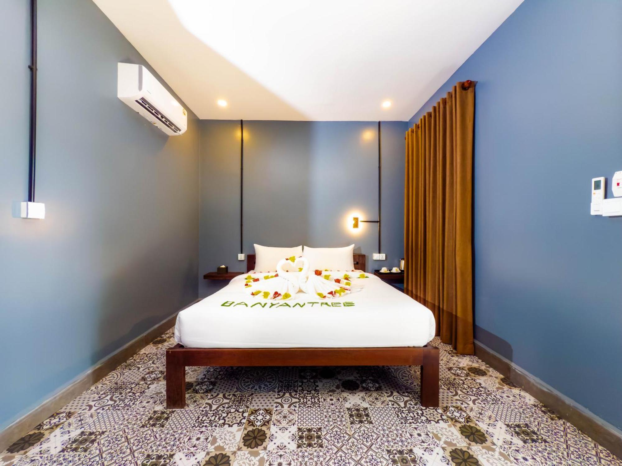 Banyan Tree Hostel กำปอต ภายนอก รูปภาพ
