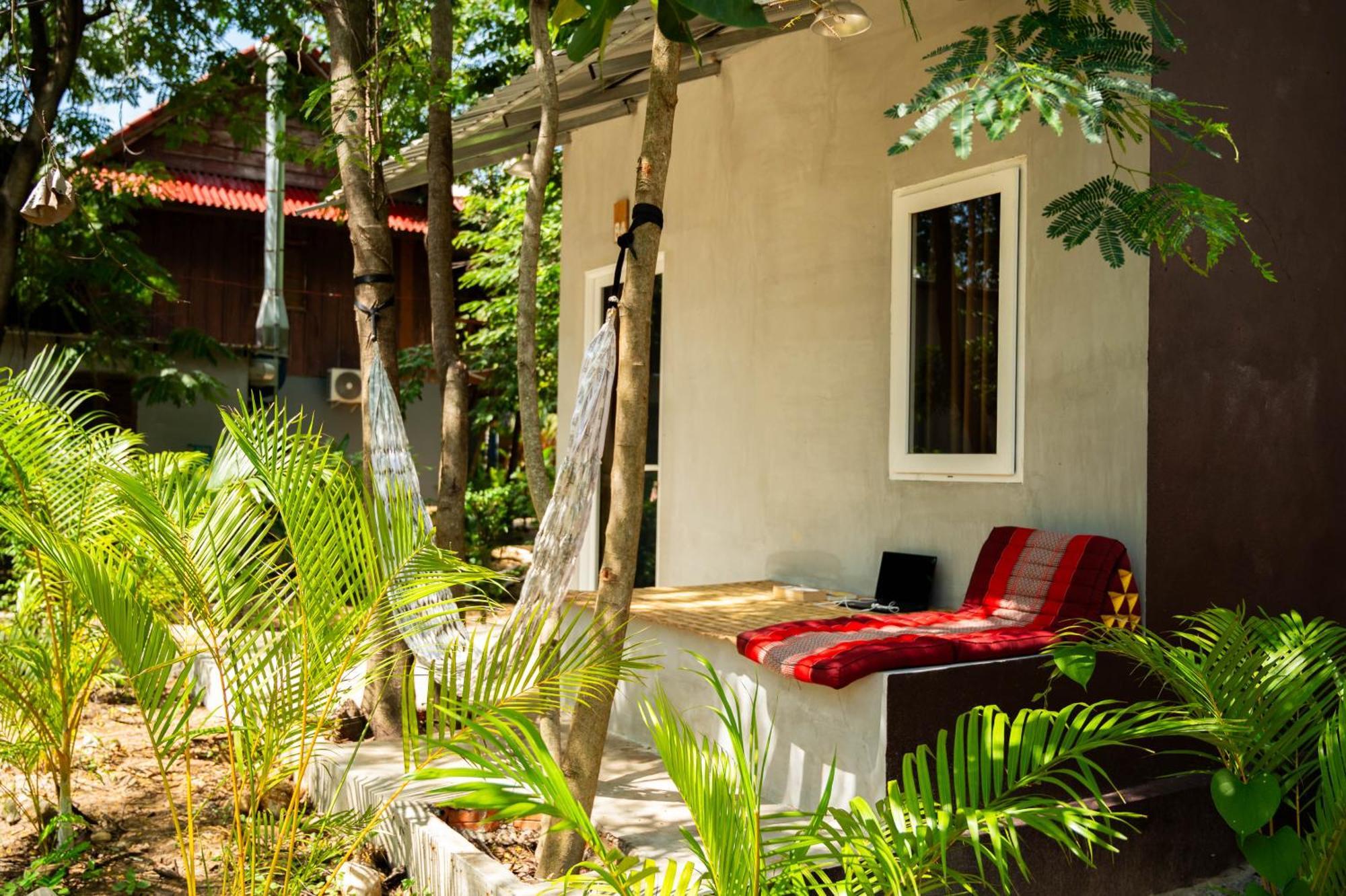 Banyan Tree Hostel กำปอต ภายนอก รูปภาพ