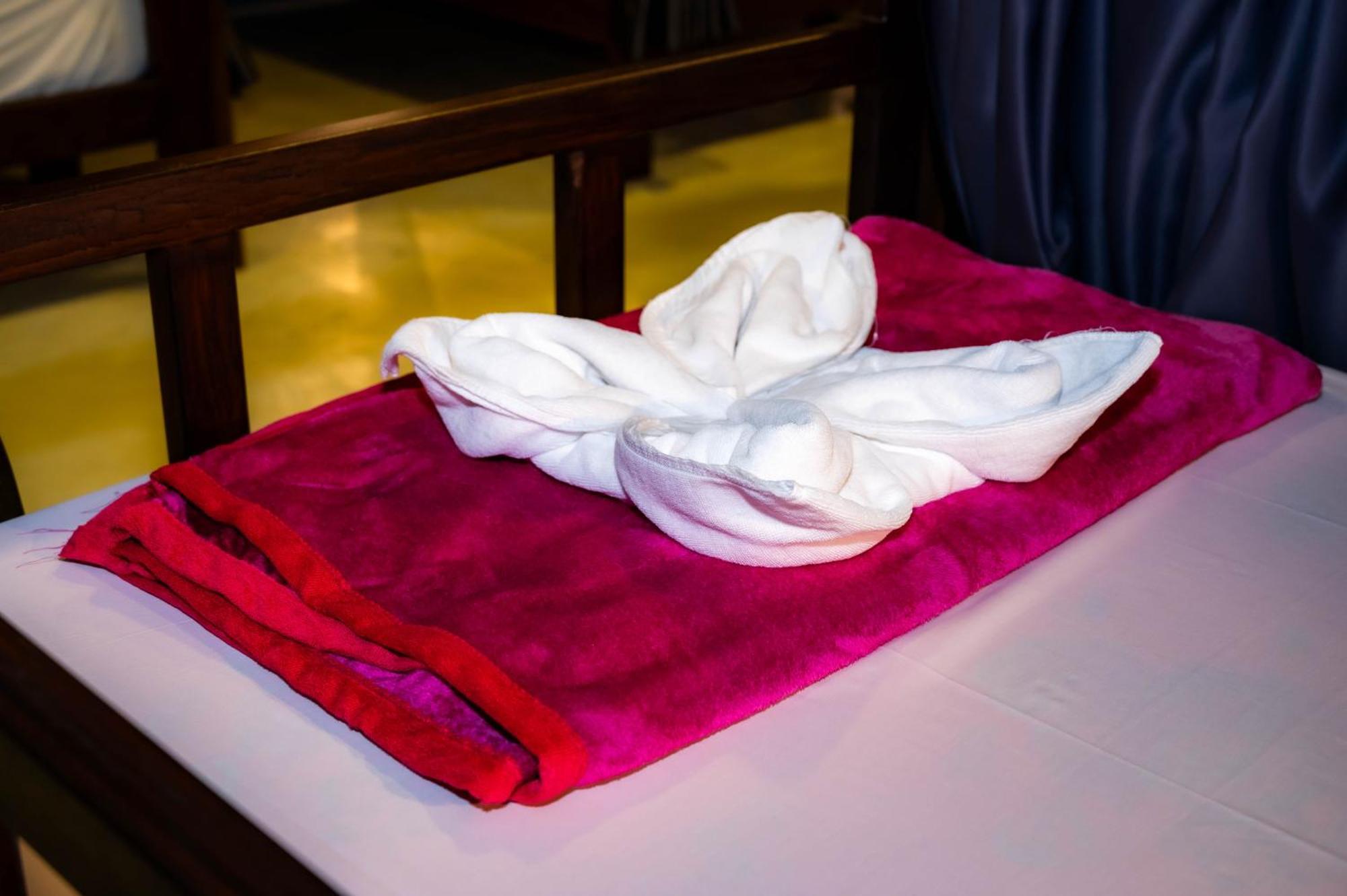 Banyan Tree Hostel กำปอต ภายนอก รูปภาพ