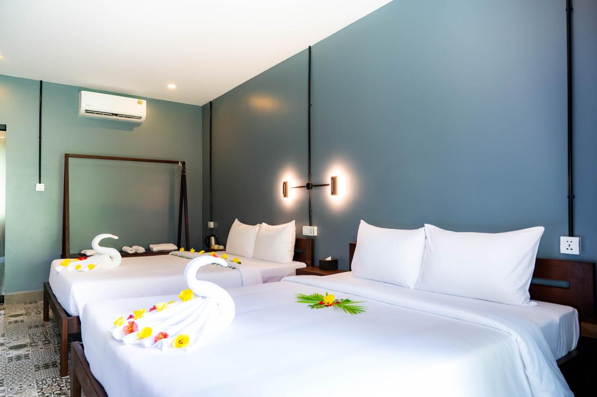 Banyan Tree Hostel กำปอต ภายนอก รูปภาพ