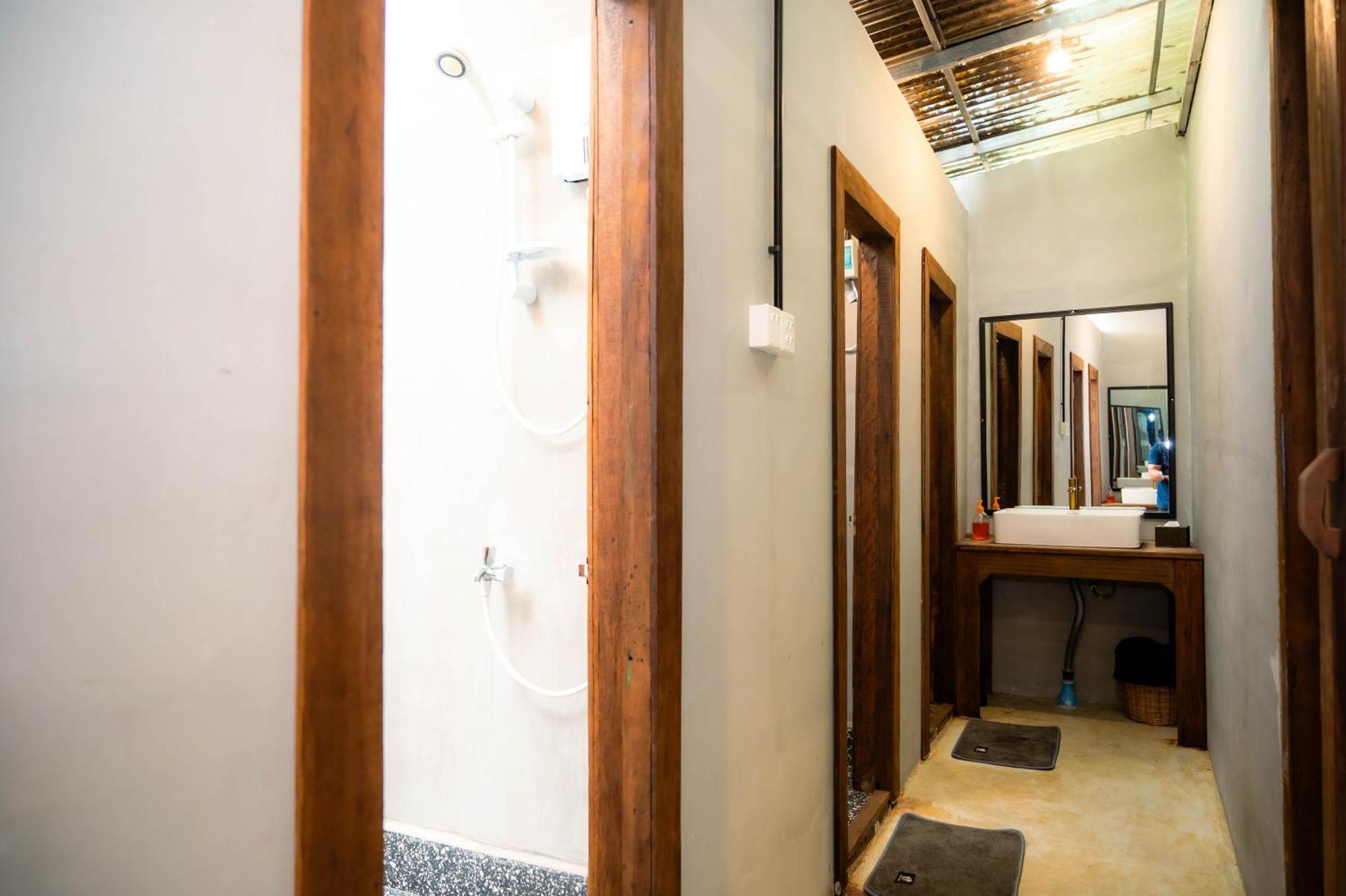 Banyan Tree Hostel กำปอต ภายนอก รูปภาพ