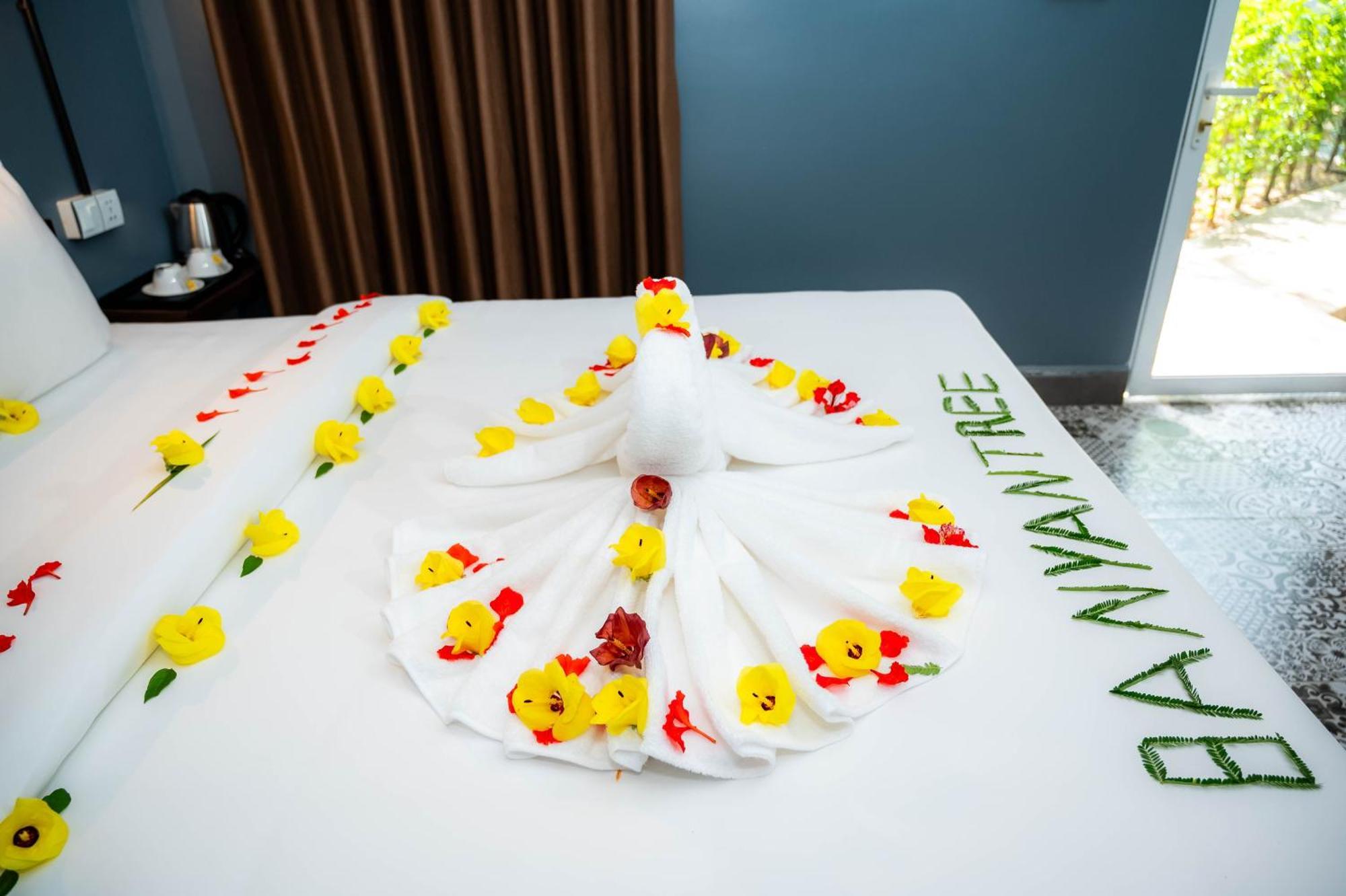 Banyan Tree Hostel กำปอต ภายนอก รูปภาพ