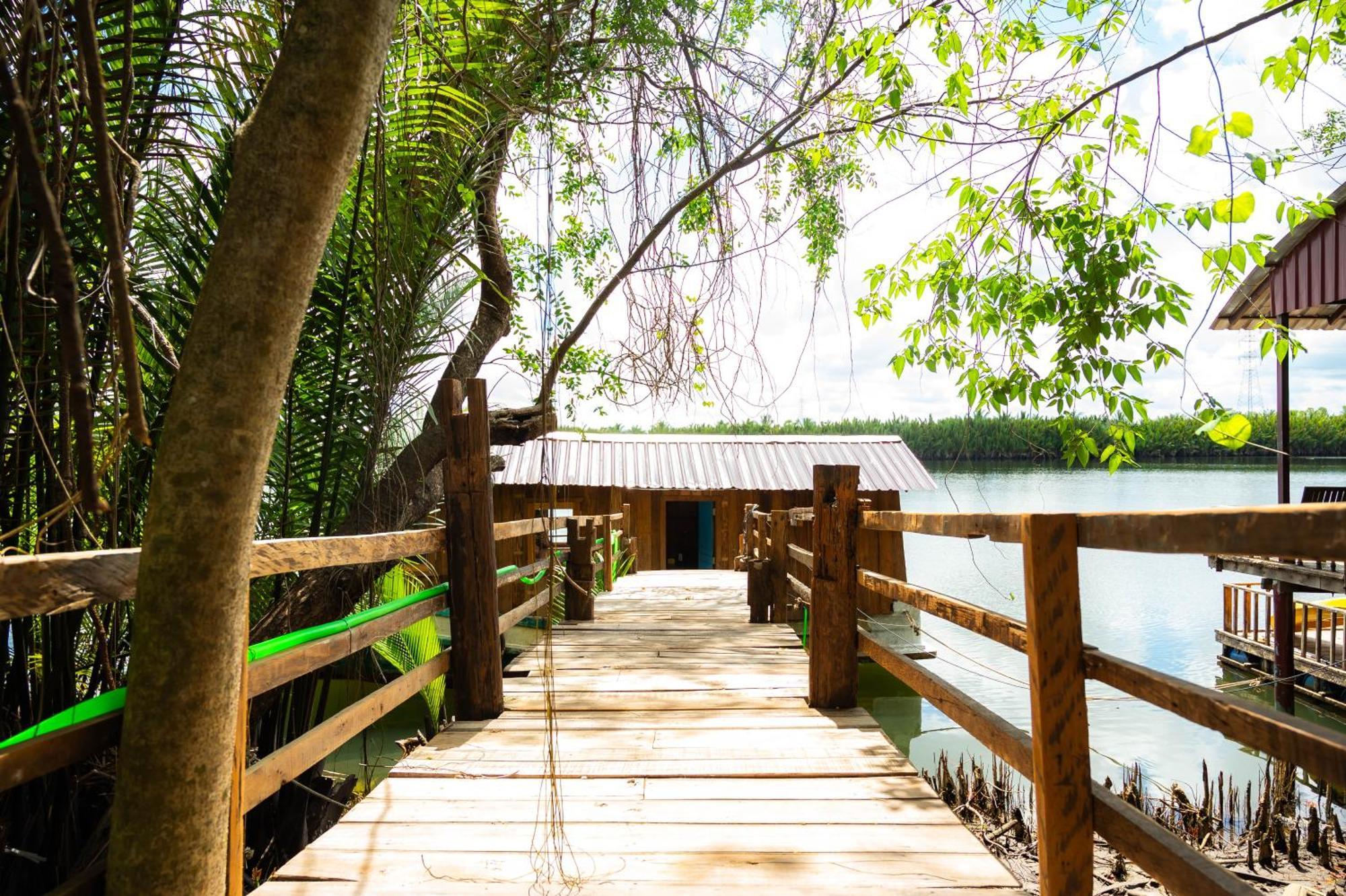 Banyan Tree Hostel กำปอต ภายนอก รูปภาพ